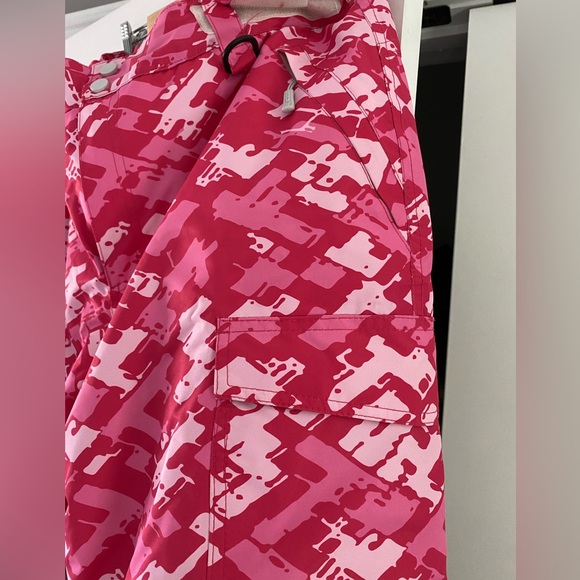 Free soldier insulated pink tye-dye ski/snowboard pants - Picture 2 of 4